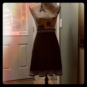 Flirty black and white skirt max studio s/m NWT